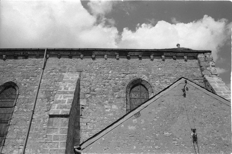 Modillons du mur sud vers l'est.