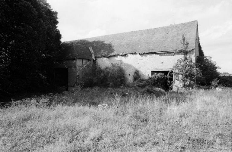 Vue d'ensemble de la grange.