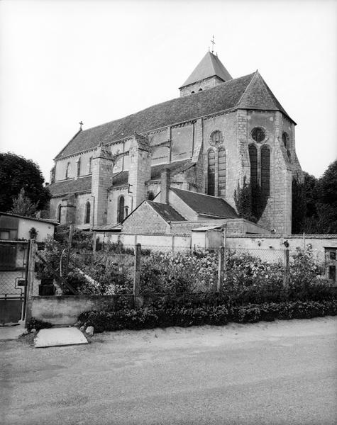 Façade sud-est, vue d'ensemble.