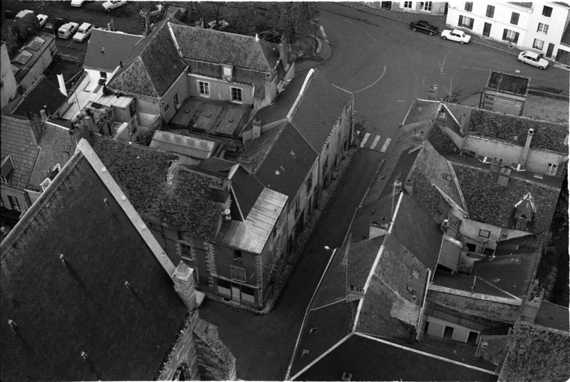 Quartier de l'église Saint-Salomon Saint-Grégoire, de la rue de l'Eglise à la rue du Croissant, vue prise des hauteurs de l'église.