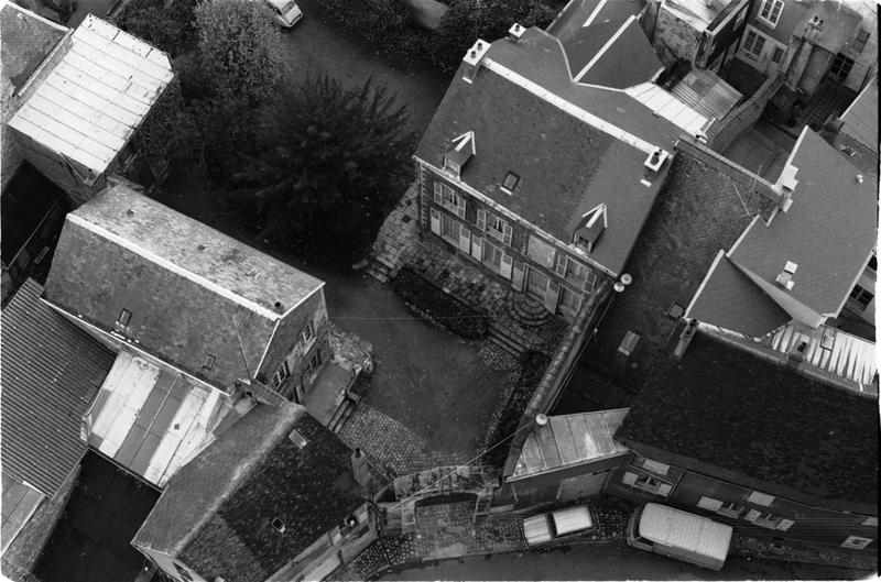 Quartier de l'église Saint-Salomon Saint-Grégoire, entre la rue Amiral Gourdon et la rue de l'Eglise, vue prise des hauteurs de l'église.