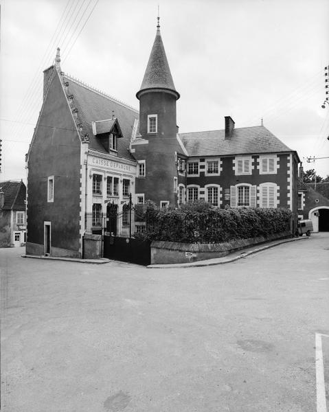 Façade postérieure (place du Puits du Marché), vue d'ensemble.