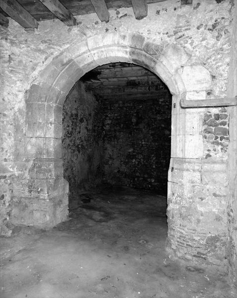 Rez-de-chaussée, porte intérieure, face sud.