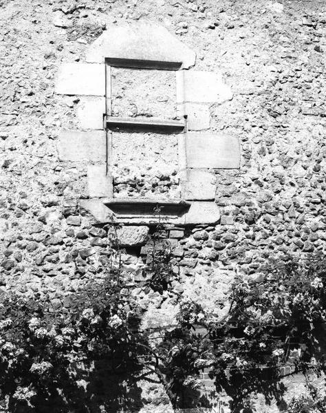 Façade postérieure, baie murée.