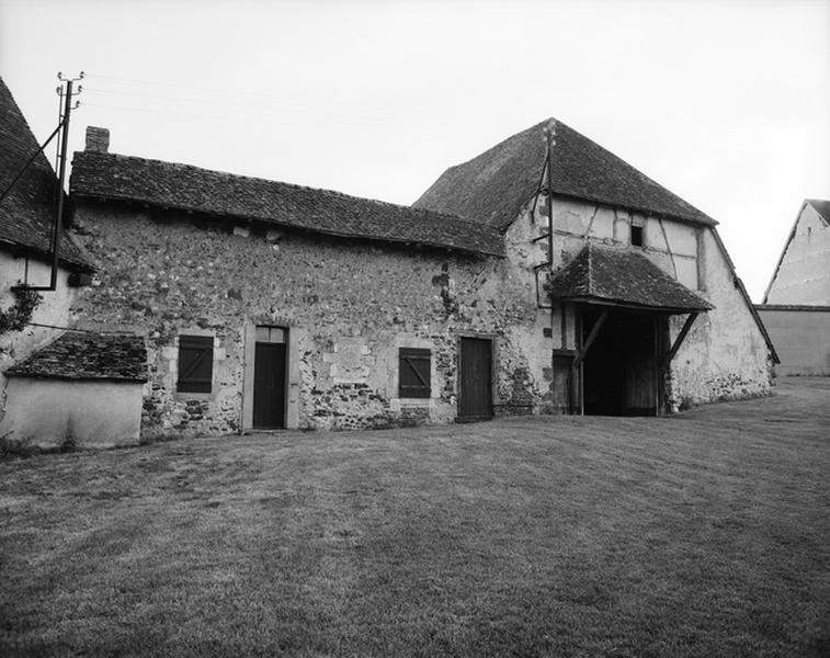 Vue d'ensemble de la grange nord.