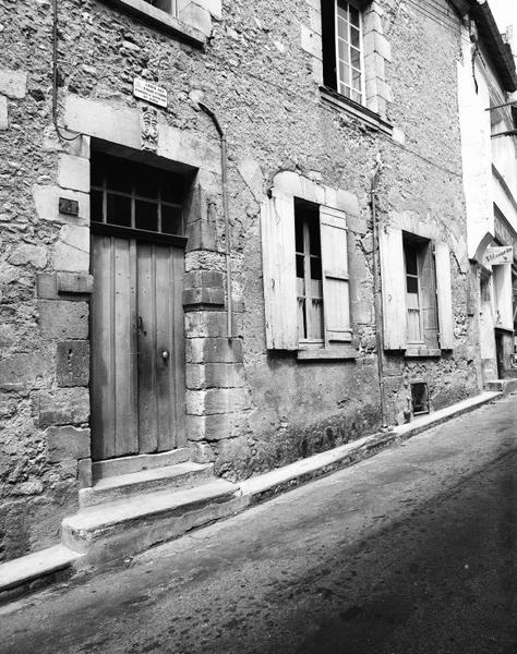 Façade sur rue, partie droite.