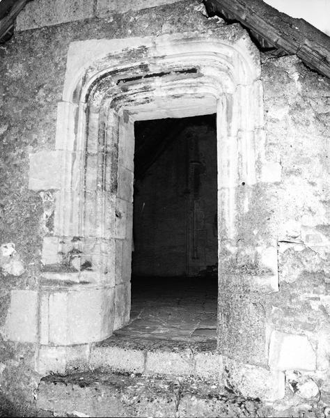 Porte de l'étage de comble, sur le pignon est.