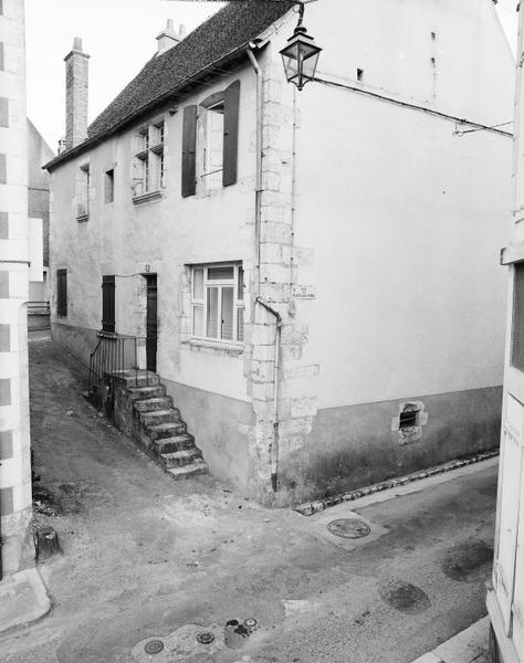Façade sur la rue des Deux-Portes, vue d'ensemble.