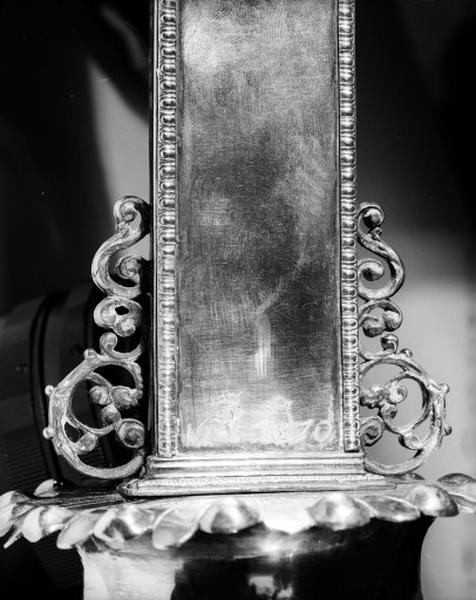 Détail du revers 'poinçon de Bourges et date 1670'.