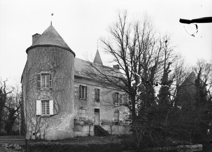 Façade sud et tour ouest.