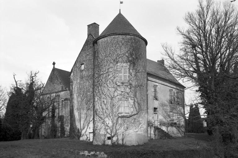 Façade sud et tour ouest.