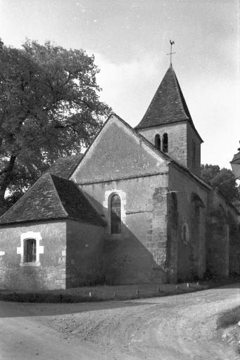 Façade nord-Est et chevet, vue d'ensemble.