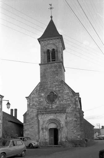 Façade occidentale, vue d'ensemble du clocher et du portail.