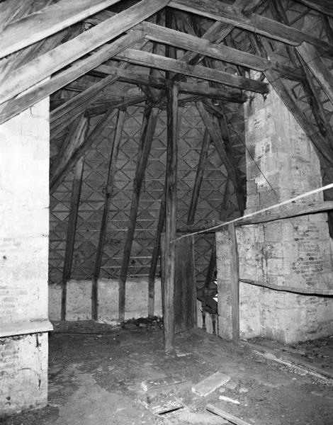 Ancienne chapelle : combles, côté Est.