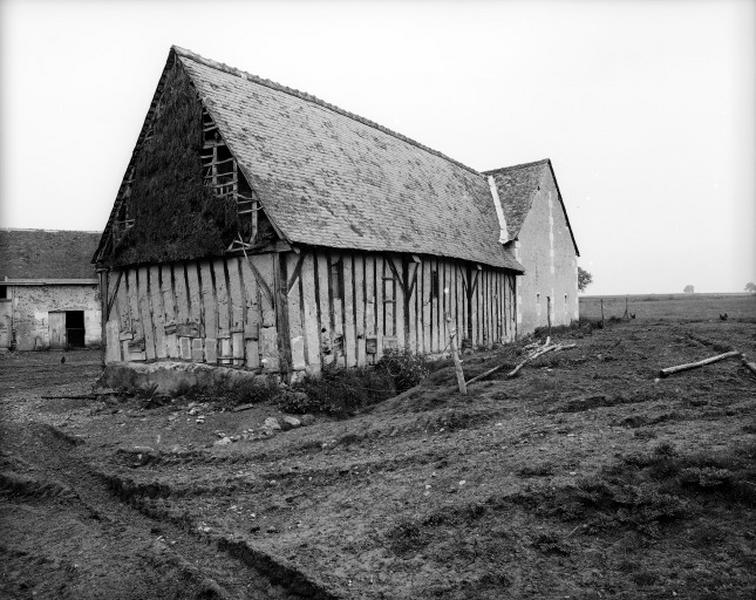 Grange : vue de volume sud-ouest.