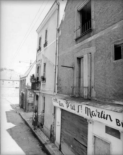 Façade antérieure sur rue, vue prise du sud-ouest. (situation EI, 1972, parcelle 352, 1/500e)