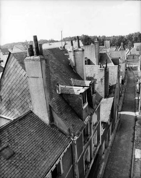 Vue panoramique vers le nord, côté impaire de la rue du Petit Saint-Martin.