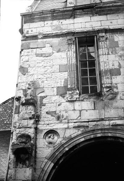 Fenêtre de la façade principale.
