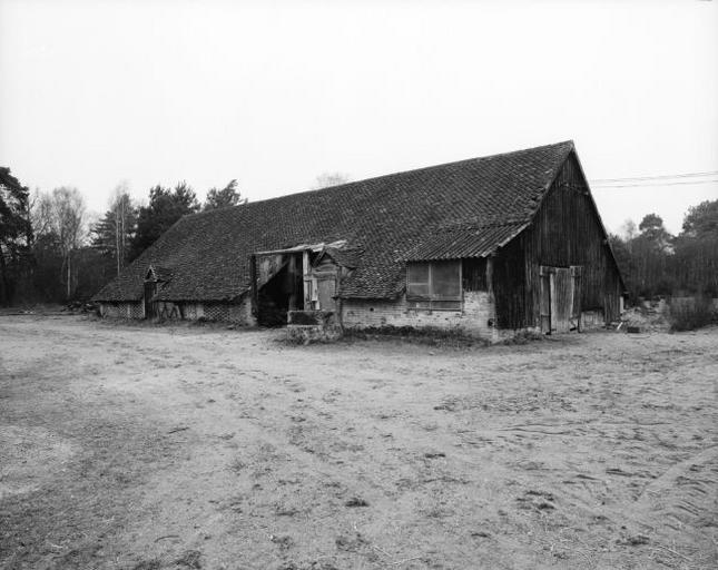 Vue d'ensemble du séchoir à tuiles.