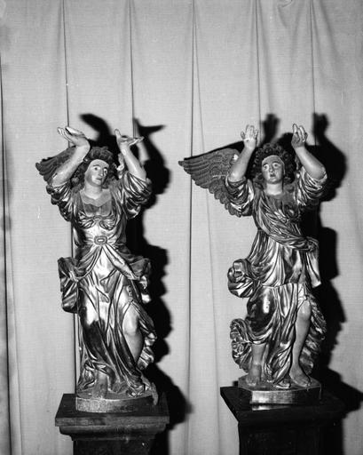 2 statues (demi-nature, paire) : anges