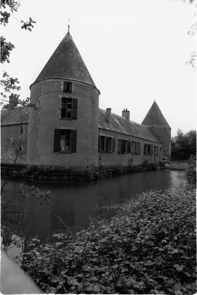 Tour nord-ouest et aile ouest.
