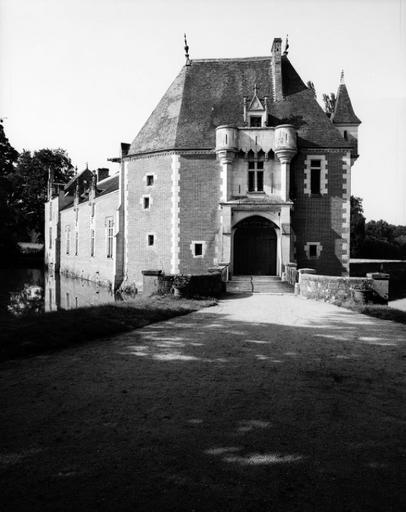 Vue du châtelet restauré en 1890.