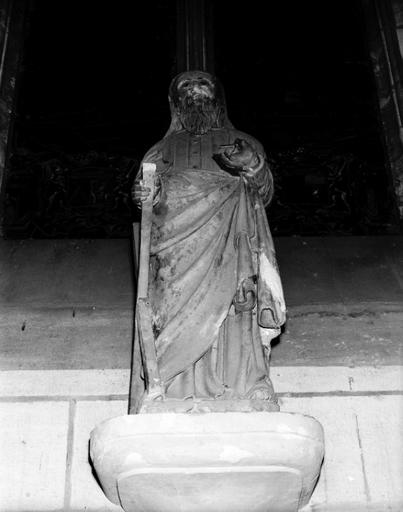 Vue de face ; pourrait provenir de l'ancienne église du bourg de Saint-André.