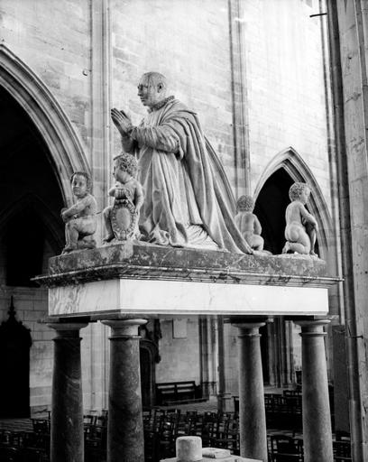 Monument funéraire de Louis XI