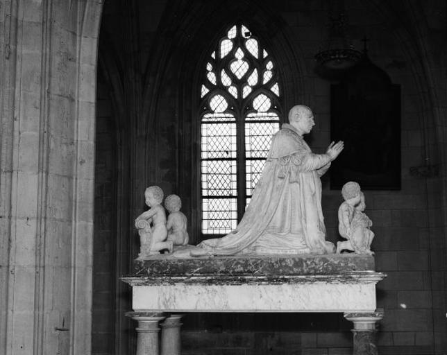 Monument funéraire de Louis XI