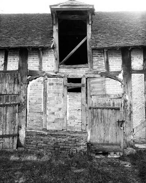 Façade sur cour de la grange.