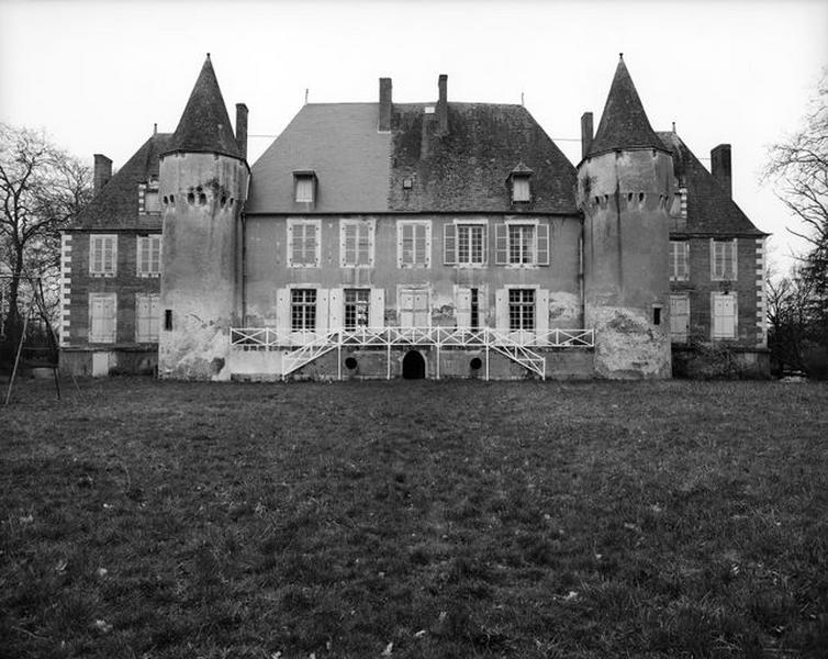 Façade postérieure sur jardin, côté Est.