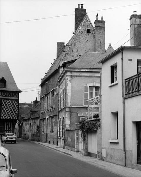 Façade sur rue.