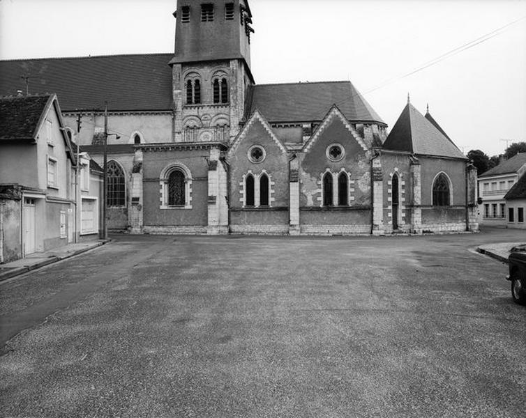 Abside et transept sud.