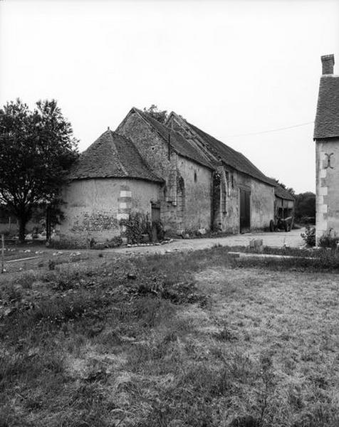 Vue de volume ; sacristie au premier plan.