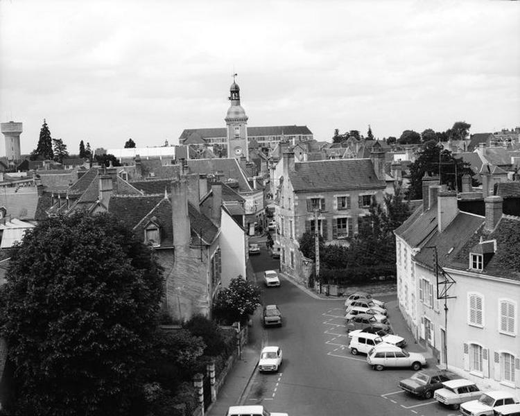 Vue prise du château montrant l'emplacement de la Porte-Brault.