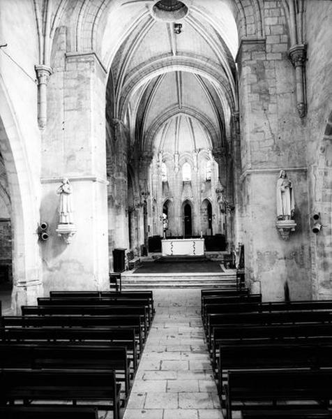 Vue de la croisée et du choeur.