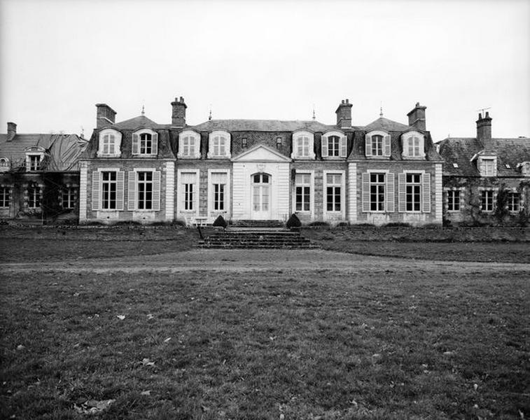 Façade postérieure sur parc, corps central.