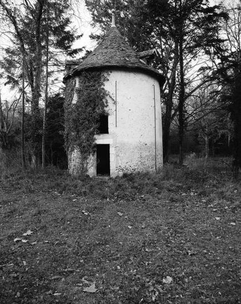 Vue d'ensemble du pigeonnier.