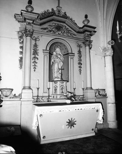 Vue d'ensemble ; retable de la Vierge ; transept nord.