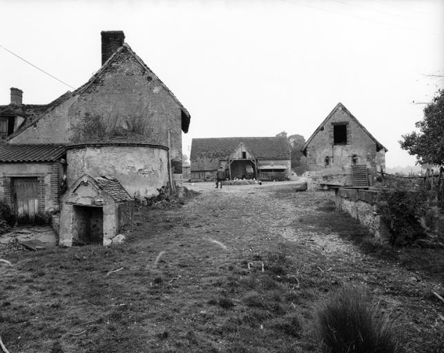 Vue d'ensemble du four et de la grange.