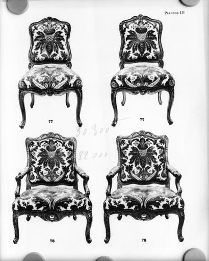 Vue d'ensemble des chaises Louis XV et des fauteuils Régence.