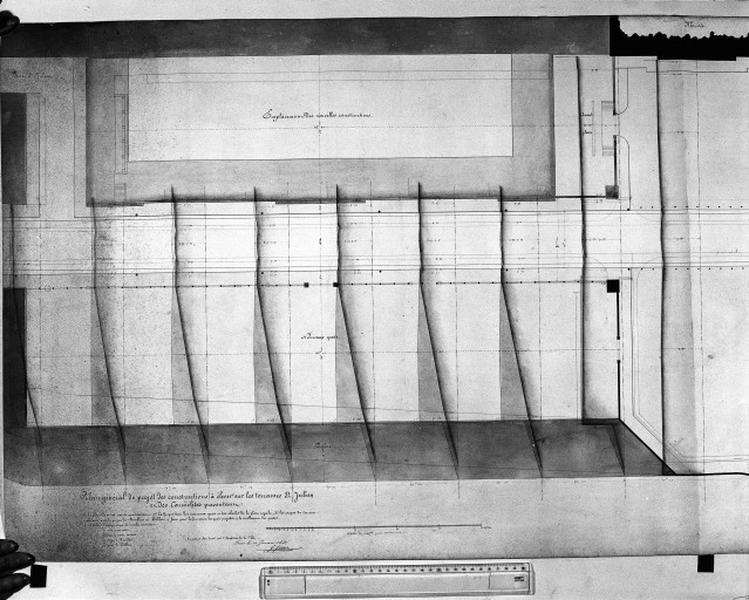 Plan et coupes des quais aux abords de la place Royale, dressé par Gustave Guérin le 10 janvier 1840.