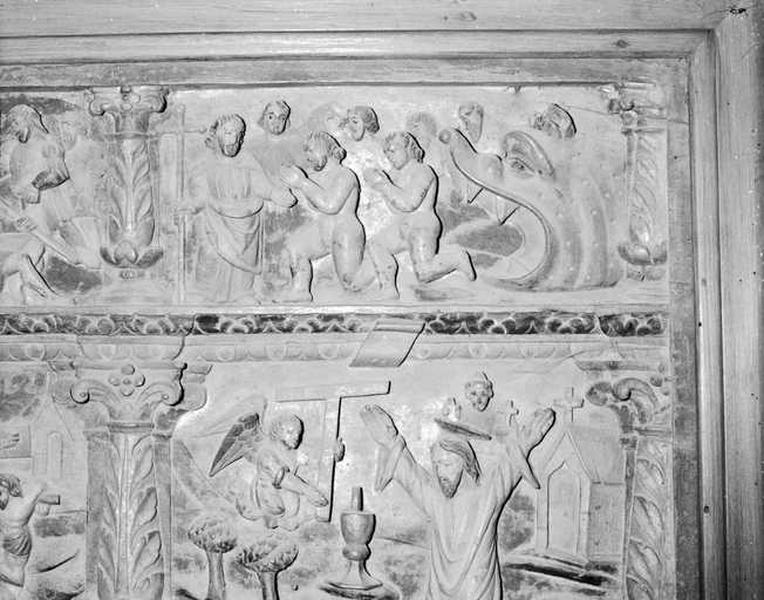 Bas-relief : scènes de la Passion