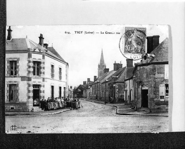 Entrée du bourg et la Grande Rue.