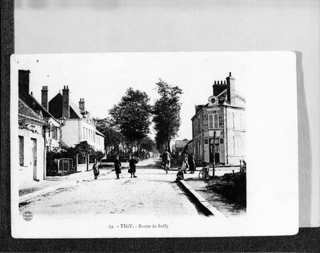 Route de Sully, vue prise de la rue du Stade, vers l'est.