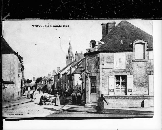 Entrée du bourg et la Grande Rue.