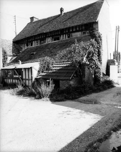 Façade postérieure sur cour.