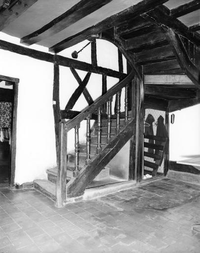 Escalier à quartier tournant.