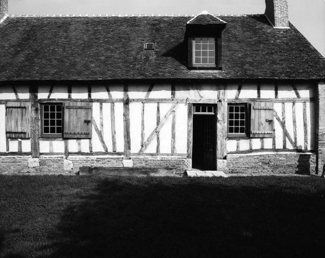 Façade postérieure, détail.