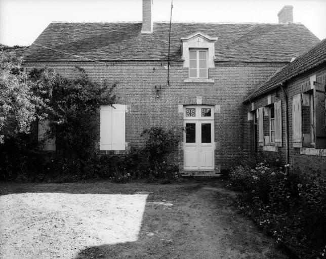 Façade sur rue.